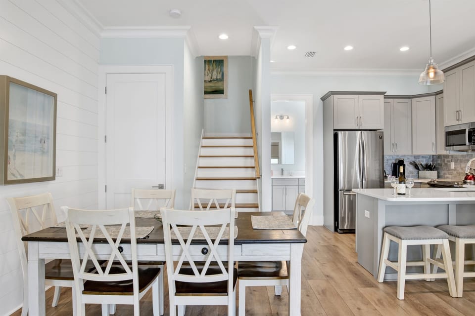 Spacious dining room with extra barstool seating