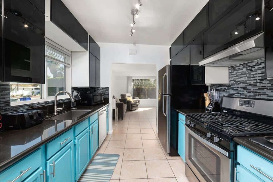 Fully equipped Kitchen perfect for Cooking Meals