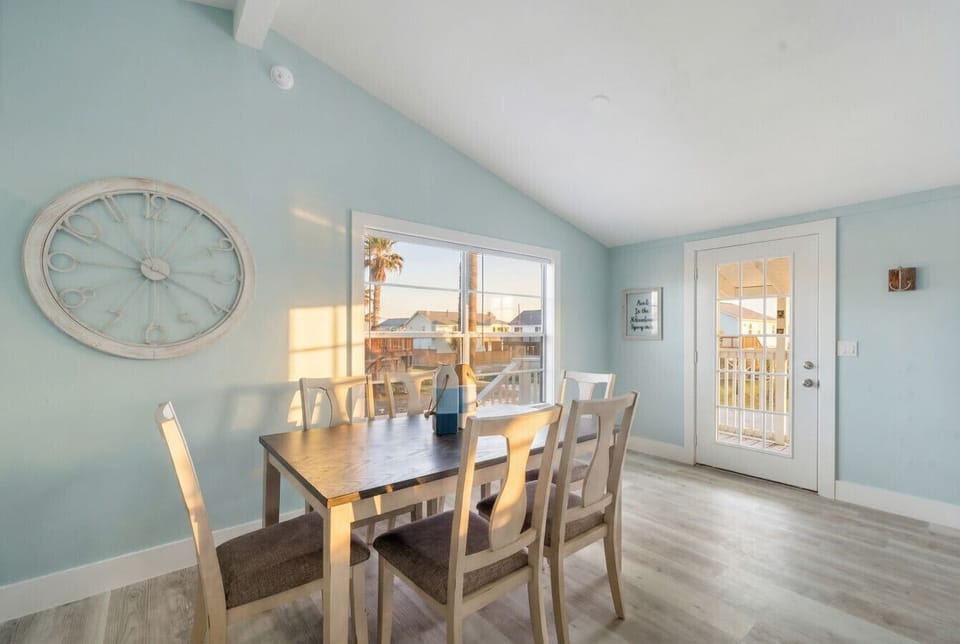 Another angle of the dining area