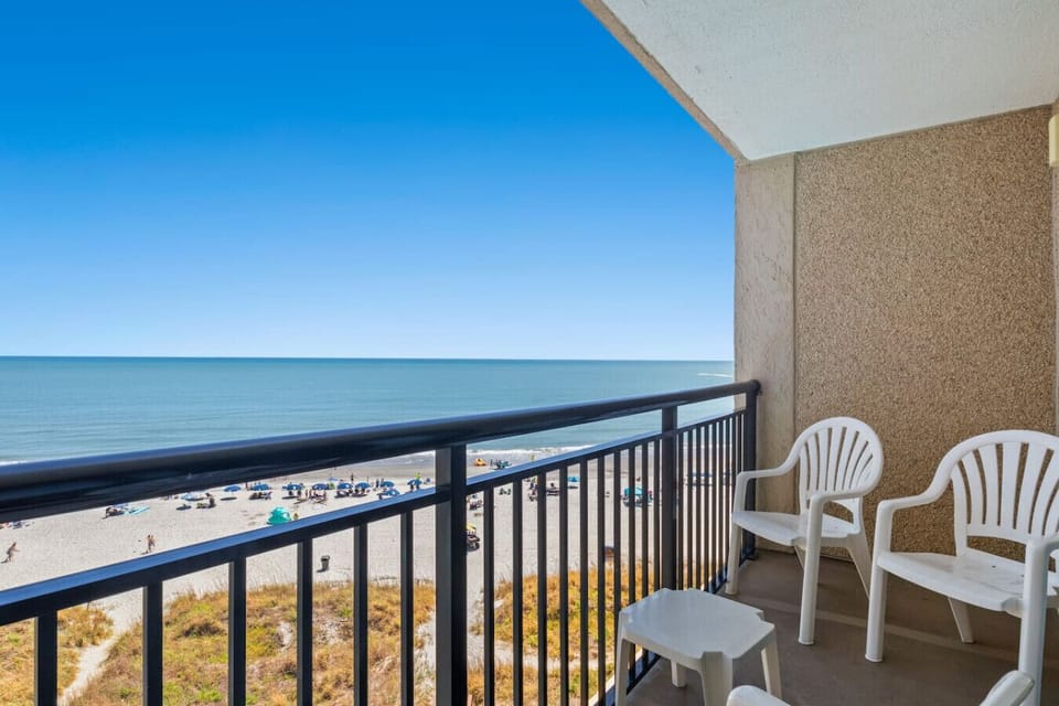 Large Ocean Balcony