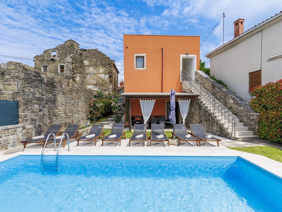 Swimming Pool, Outdoor Furniture, Resort, Sunlounger, Umbrella, Eco Hotel, Chair, Resort Town, Villa, Courtyard