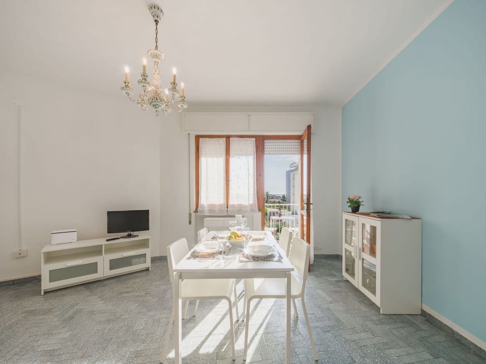 Interior Design, Flooring, Floor, Wall, Furniture, Wood, Room, Ceiling, Apartment, Lighting