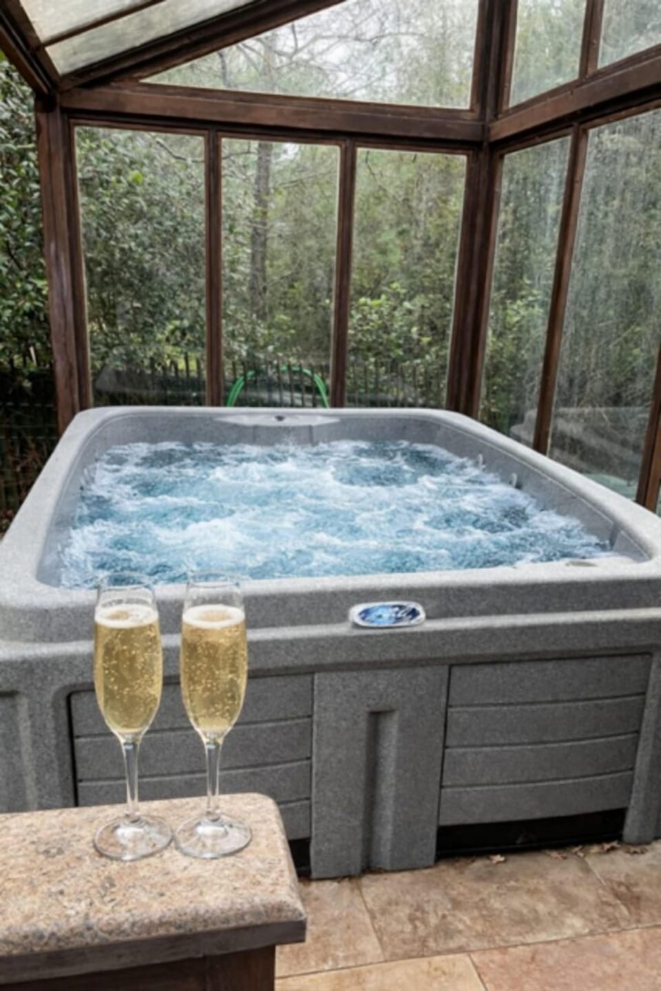 Indoor spa tub