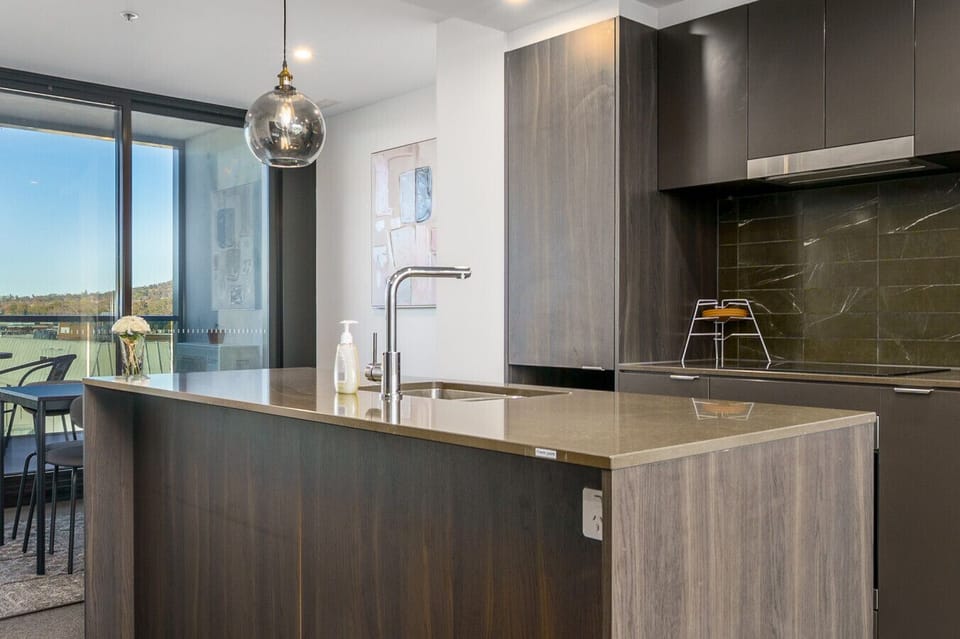 Clean and practical kitchen with all the basics—easy to settle in and cook just like home.