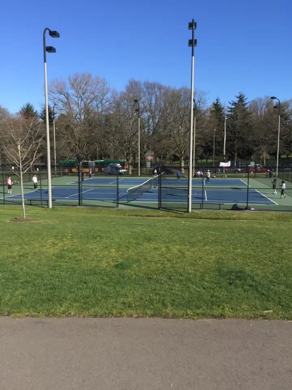 Jefferson Park tennis courts and more are just a 10-15 minute walk away.
