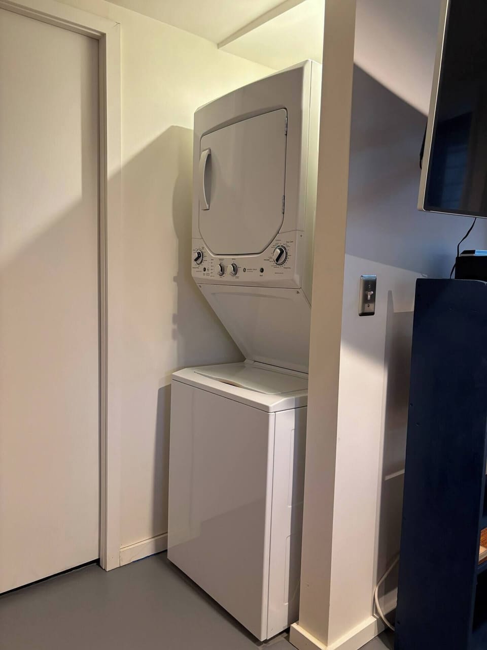 Washer / Dryer for your convenience.