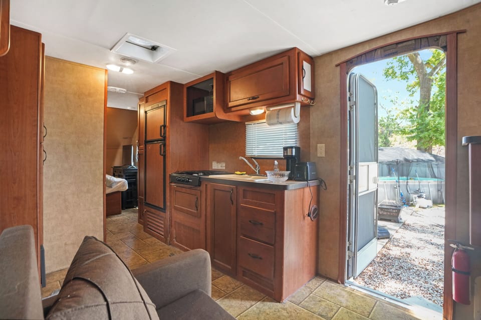 Full kitchen