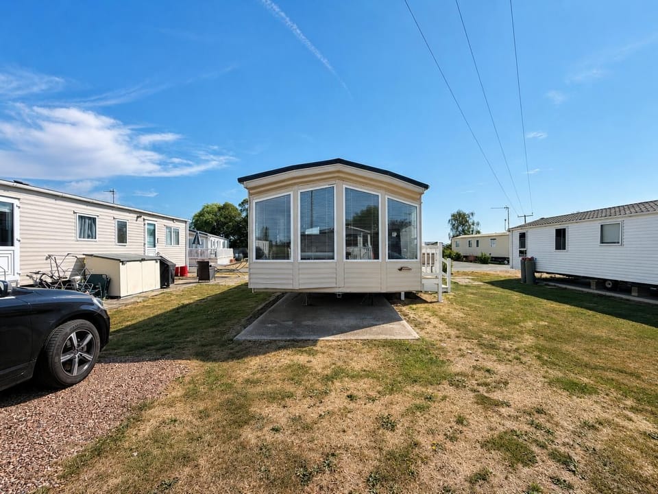 Enjoy a cozy holiday home in Essex, complete with a fully equipped kitchen for those who love to cook while on vacation