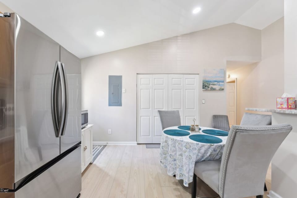 Dining area for 4
