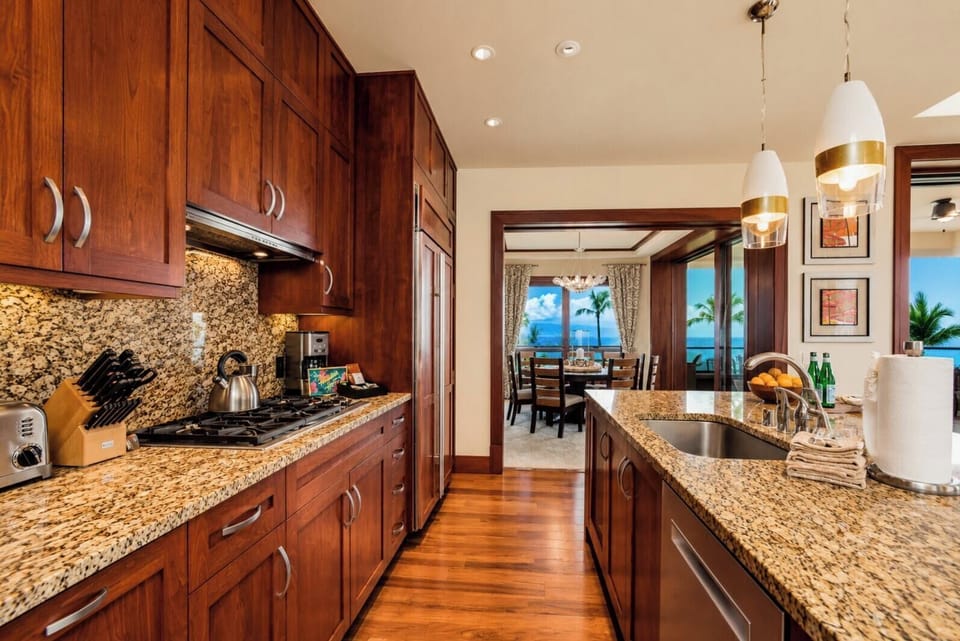 Modern kitchen with everything you need to create tropical feasts at home