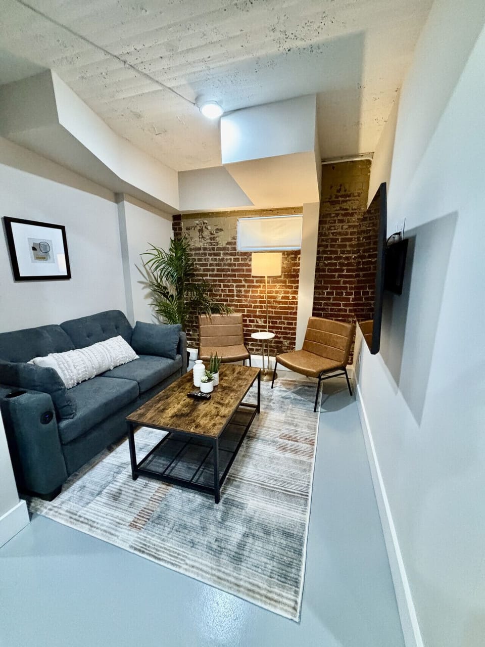 Living Area with Pullout