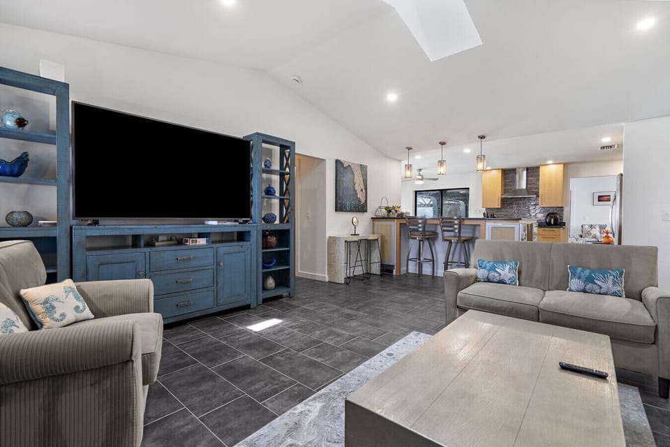 Open Living Space | Large Smart TV & Seamless Flow to Kitchen
