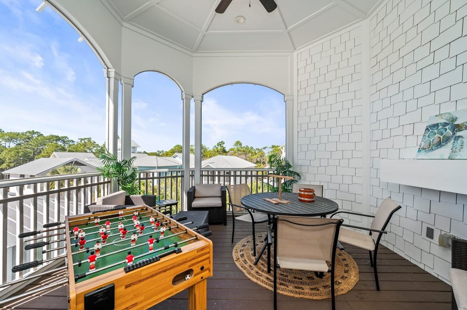 Outdoor hangout - one of many outdoor spaces here!