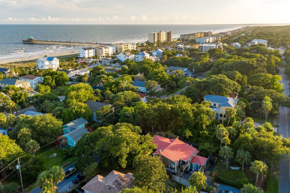 See the red roof? Just 2 blocks to the beach