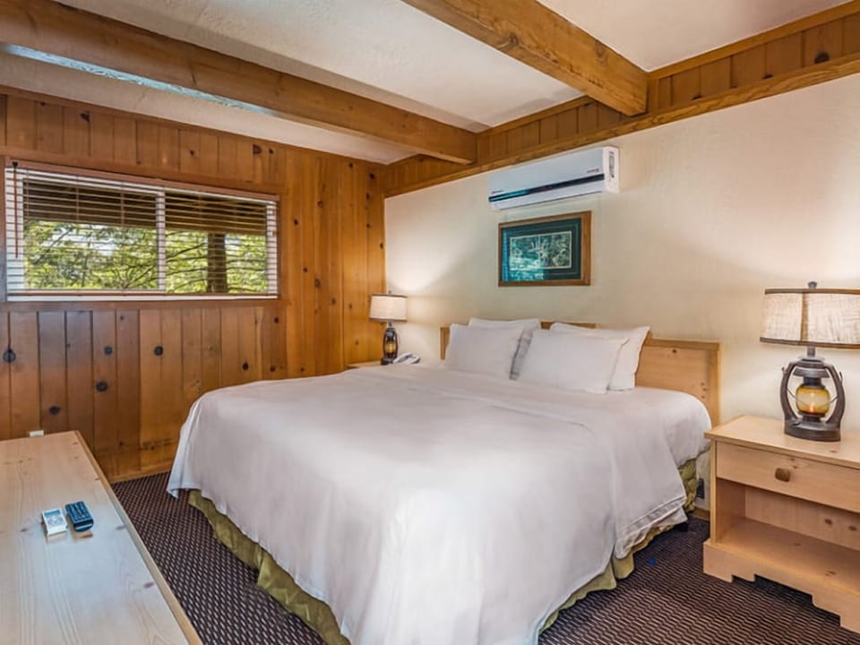 Unit with one King bed