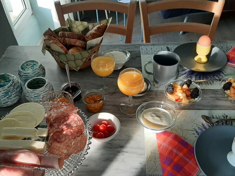 Breakfast meal