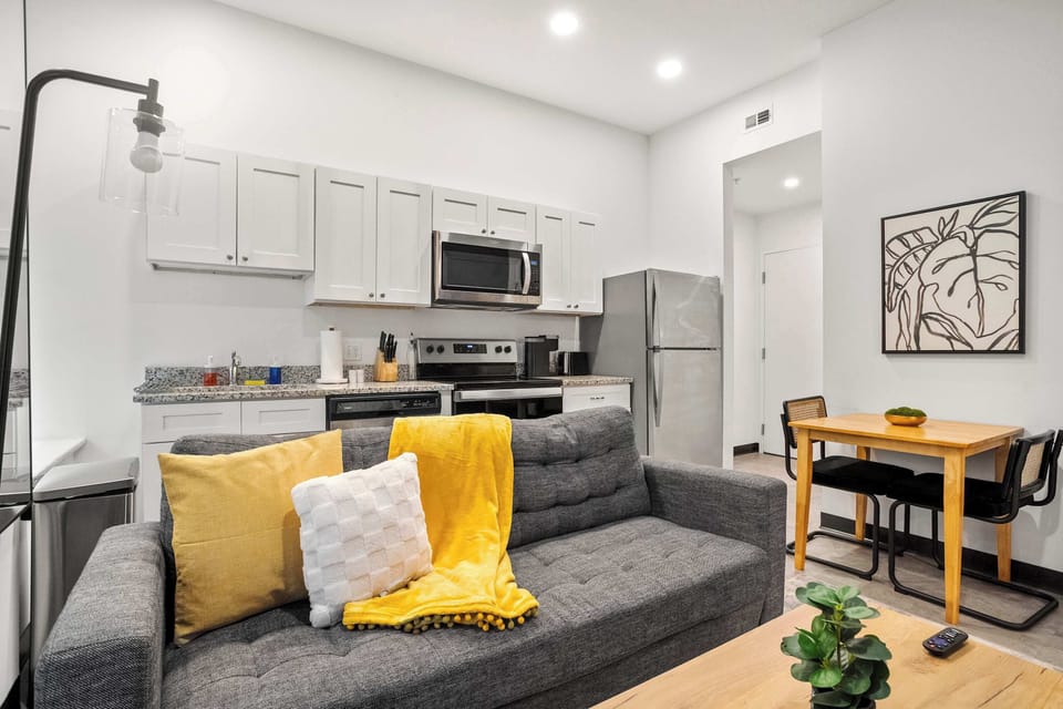 Living and kitchen area