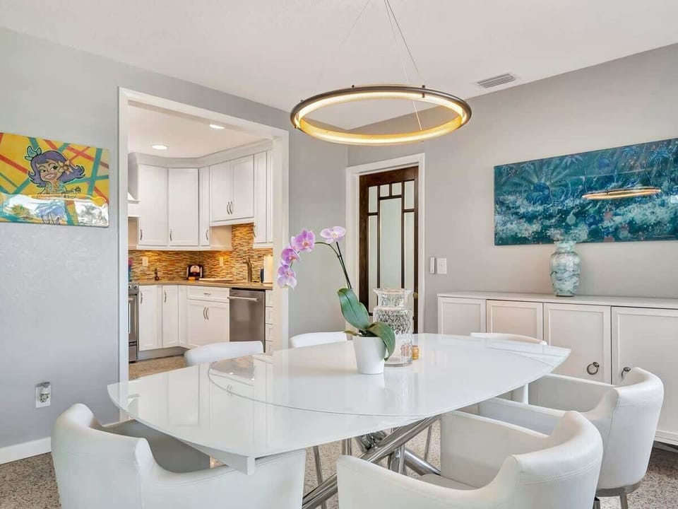 From intimate dinners to lively brunches, this dining space is ready for you