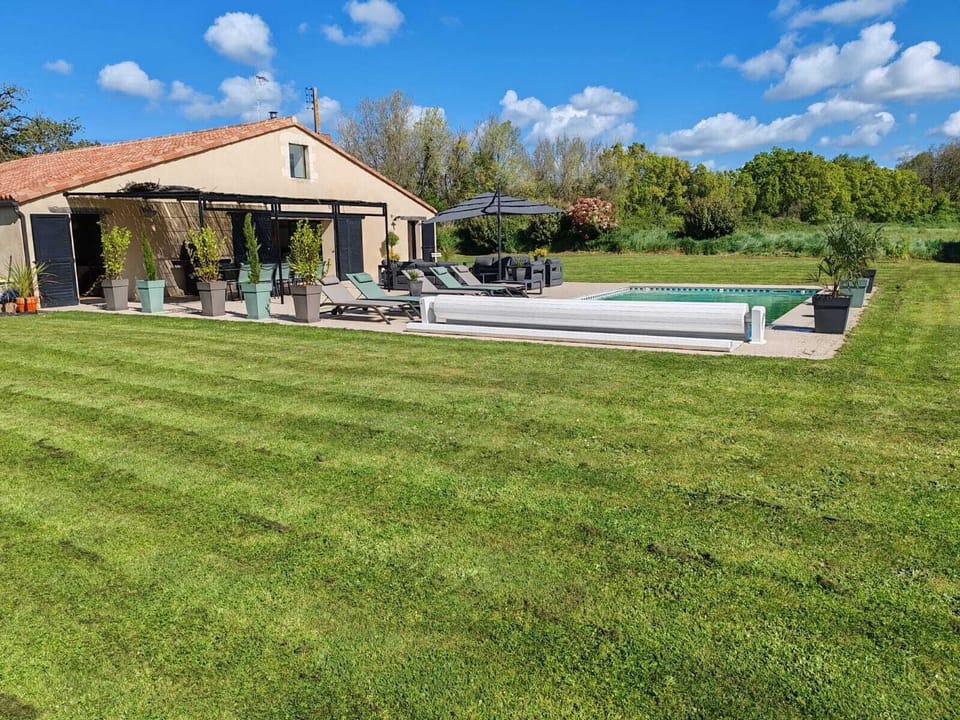 Jardin et piscine