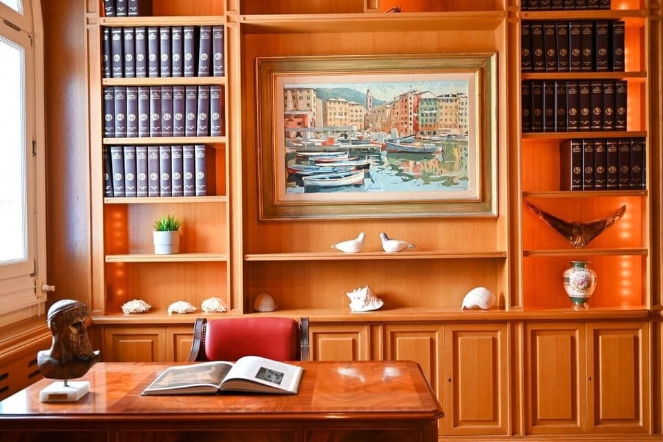 The dedicated workspace makes it easy to stay connected while on holiday.
