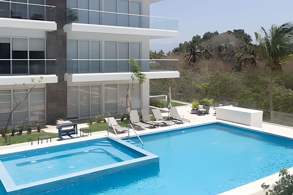 Hot Tub,Swimming pool,View(from property / room),Landmark view