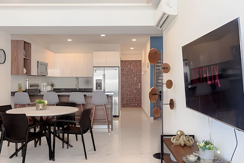 Seating area,Dining area,TV and multimedia