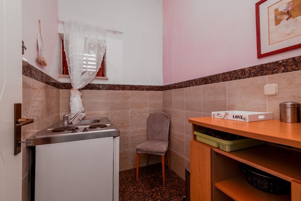 Kitchen 3
