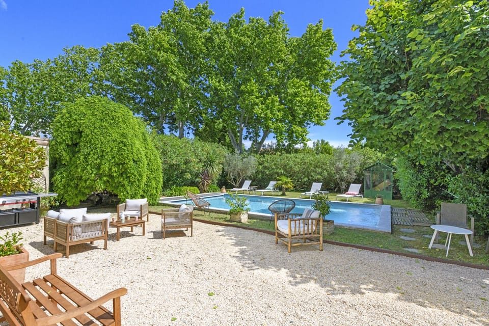 Pool and garden - Mas la Thèbaïde