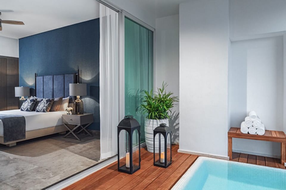 the room can came with 1 king or 2 double bed. 