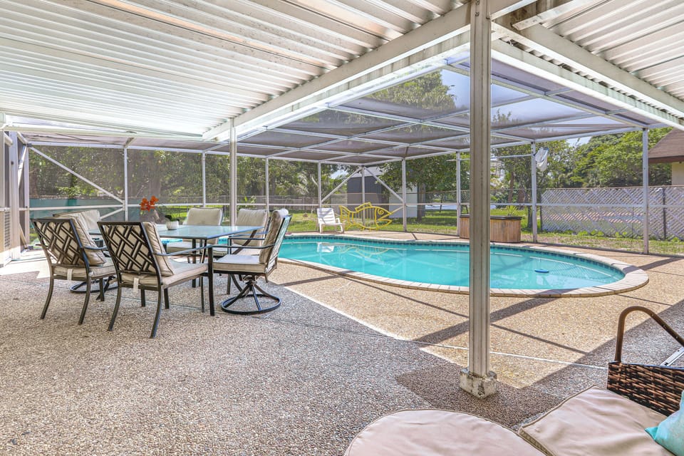 Covered Patio | Outdoor Dining | Grill