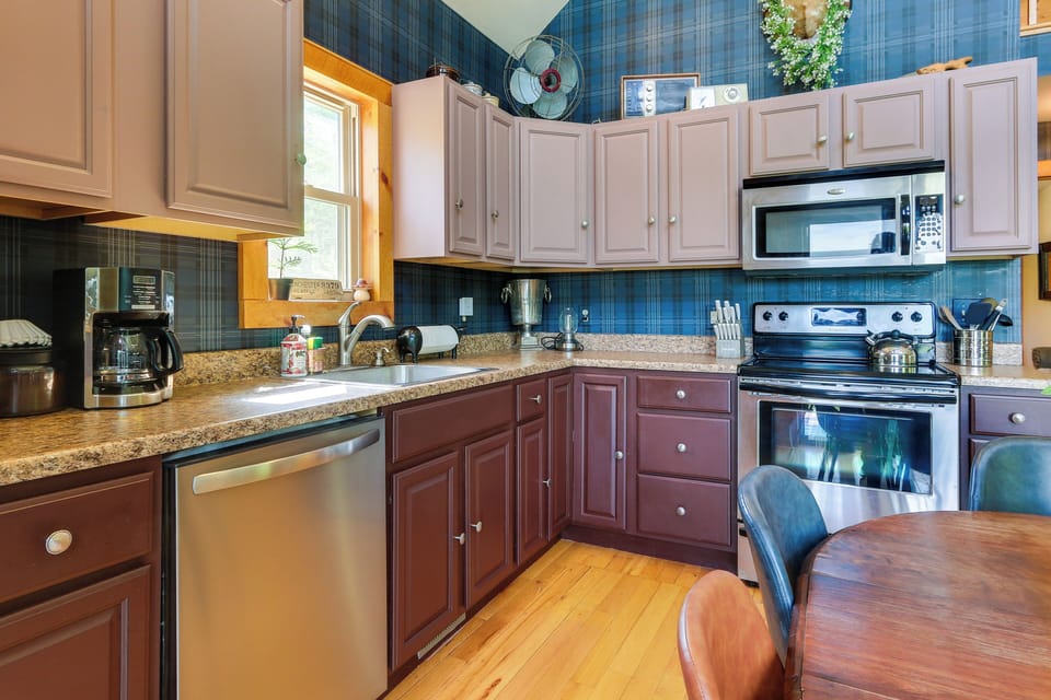 Kitchen | Main Level | Drip Coffee Pot | Toaster | Blender
