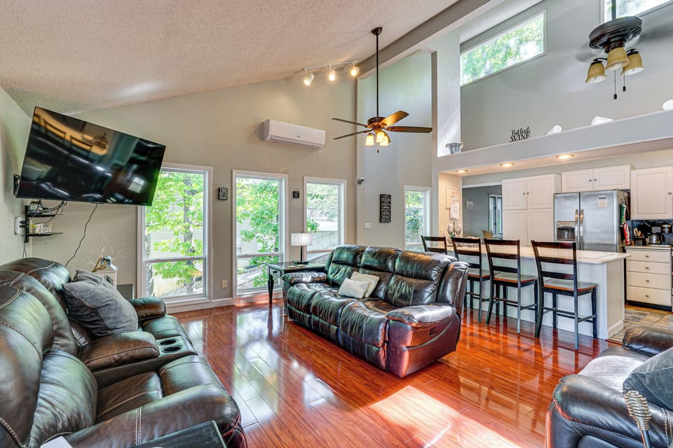 Osage Beach Vacation Rental | 4BR | 2.5BA | 2,800 Sq Ft | 2 Steps Required