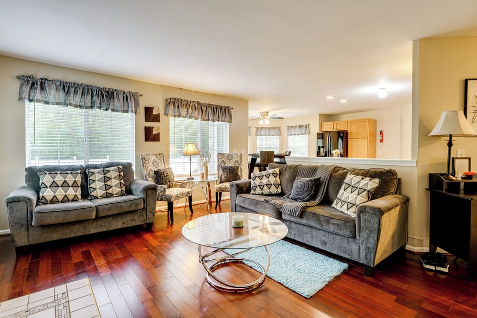 Westland Vacation Rental | 3BR | 3BA | 1,400 Sq Ft | 2 Steps to Enter