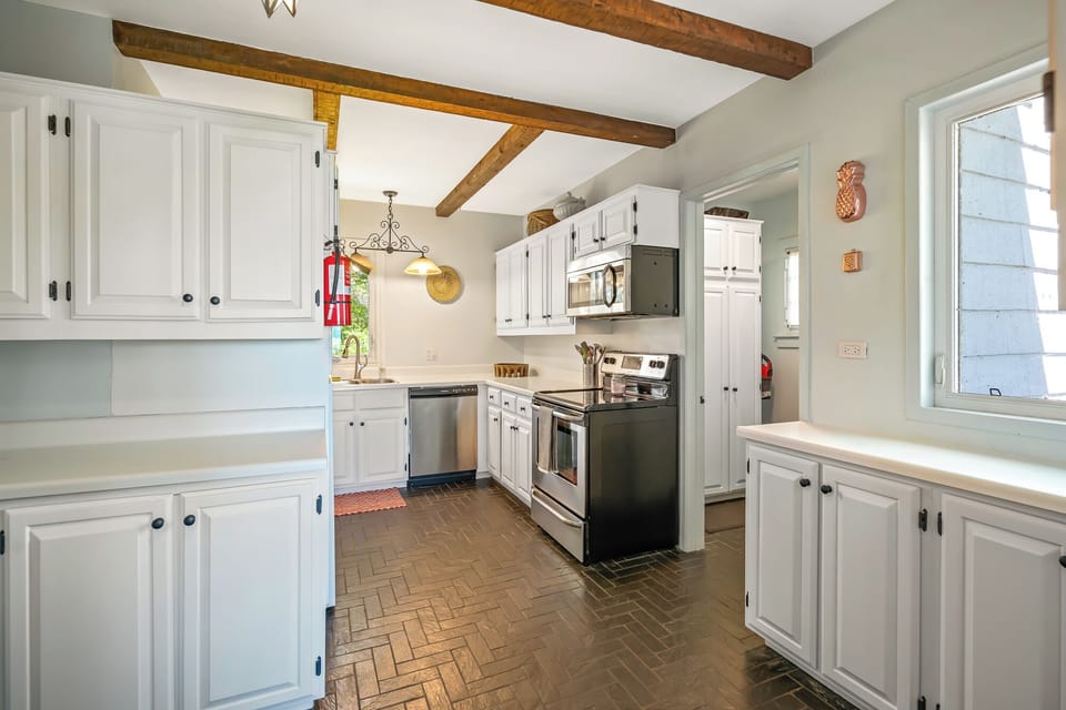lots of space and storage in the kitchen 