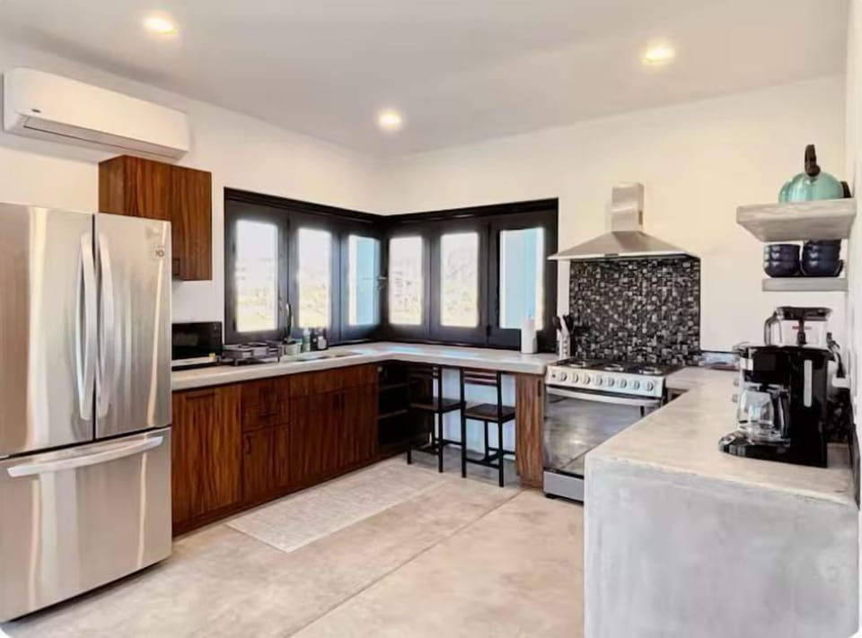 Kitchen 1. 