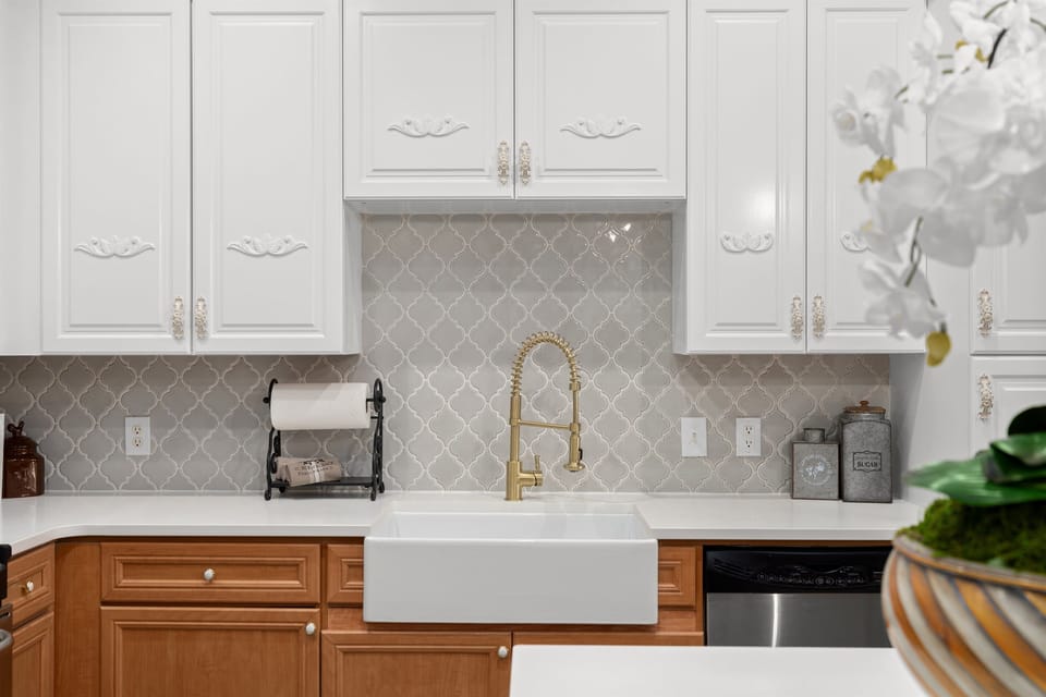Fully equipped kitchen with amenities provided