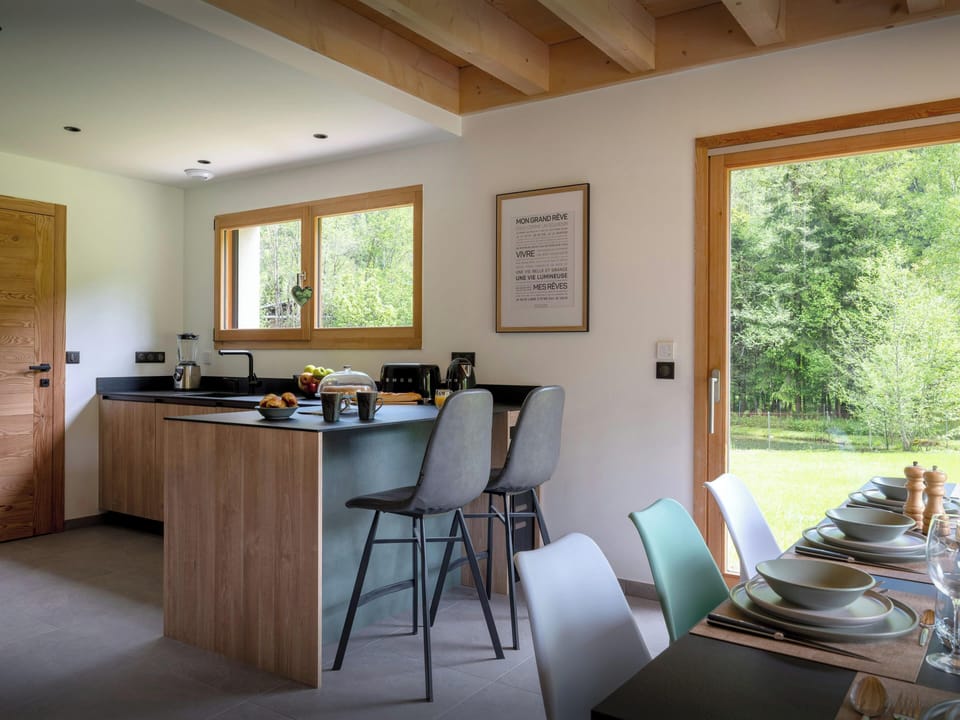 Kitchen/Dining table