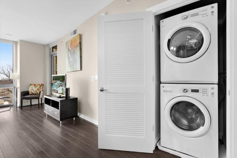 Tampa 1 Bedroom Washer/Dryer
