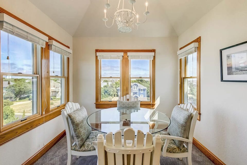 Top-Level Loft with Seating