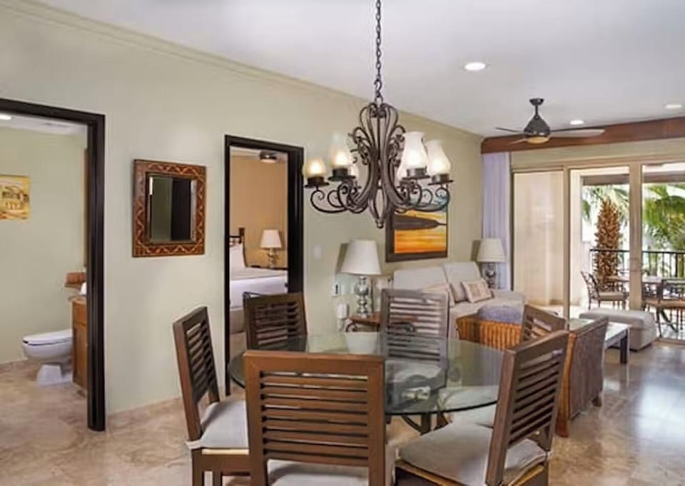 Living area. Dining table