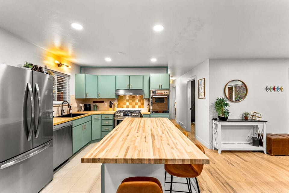 Fully equipped kitchen ready for your culinary creations
