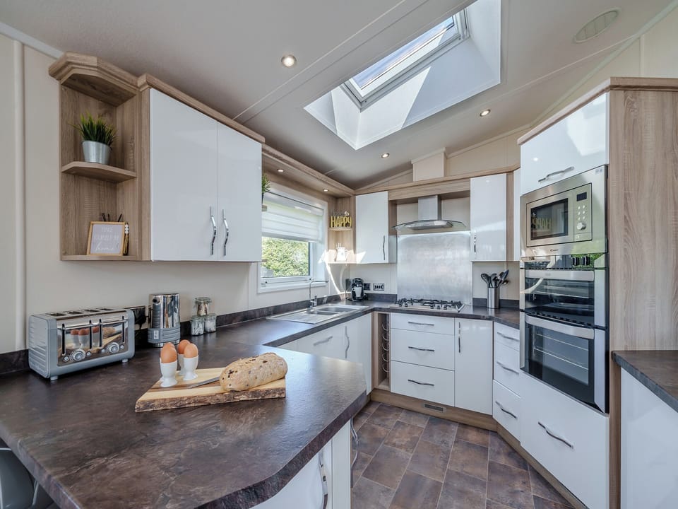 Open plan living space | Red Robin - Longmead Country Escapes, Cheddar