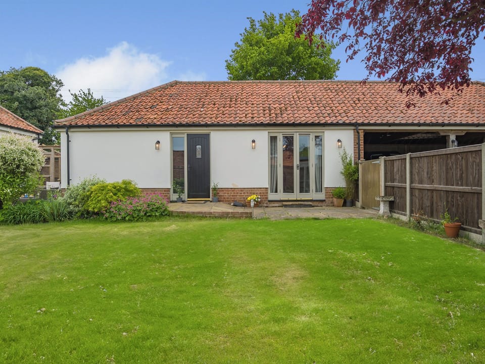 Exterior | Gosling Barn, Bergh Apton