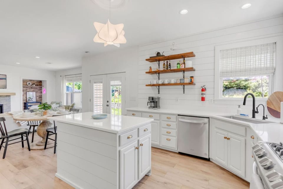 Fully equipped and ready for home-cooked meals