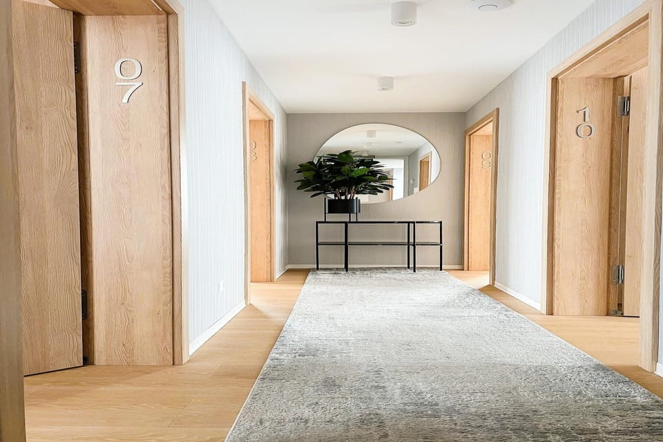 Entrance / Reception
