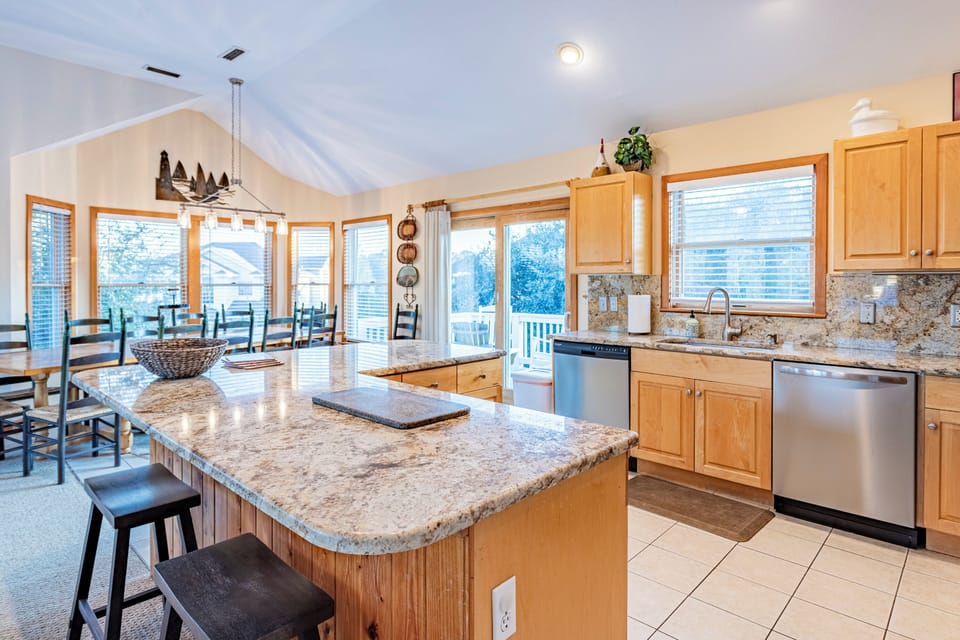 Life O'Rily | Kitchen and Dining Room