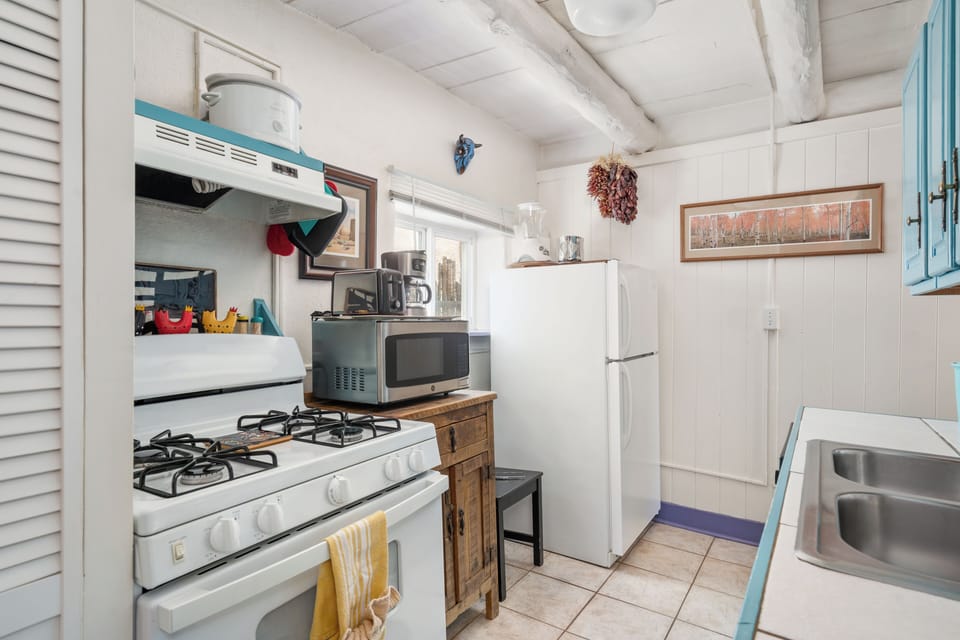 Stove, microwave and fridge