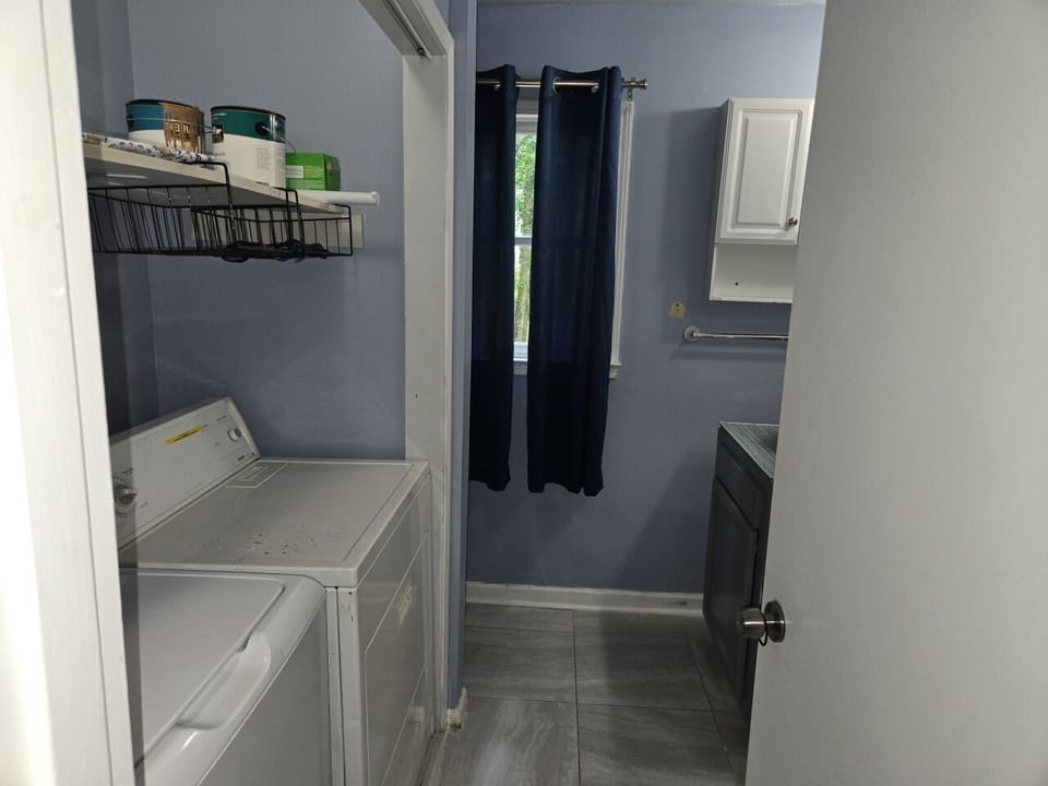 Bathroom #1
Washer and Dryer Full Sink