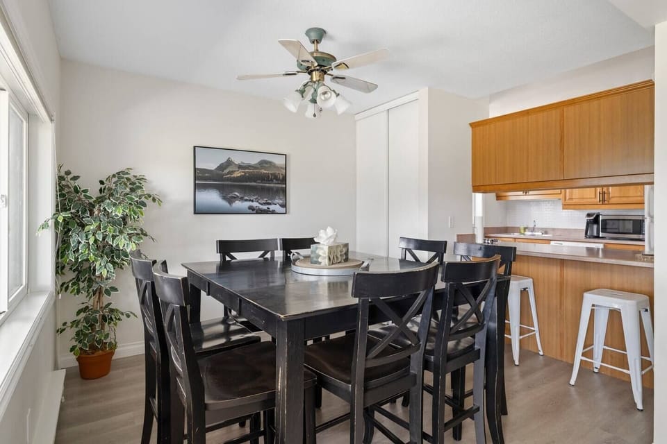 Dining room opens to the kitchen