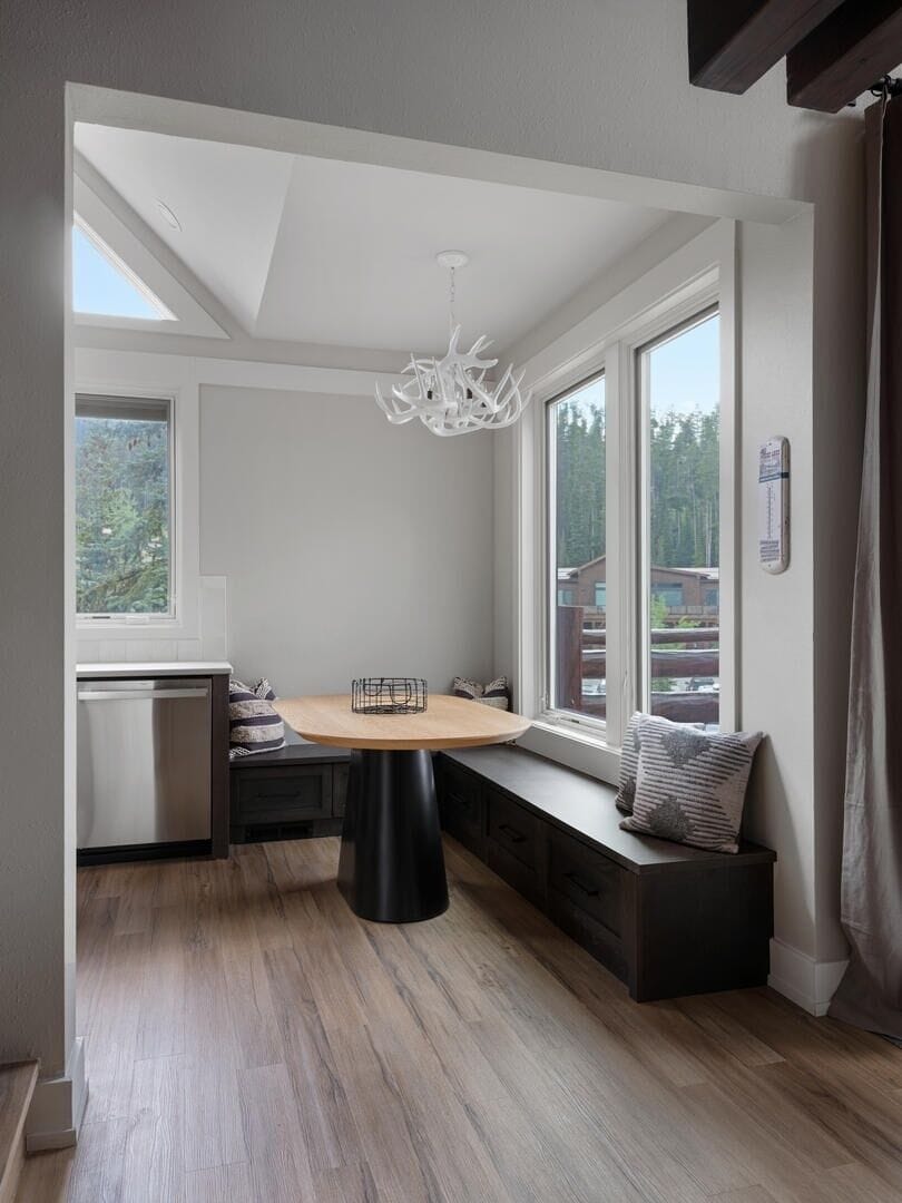 Window, Chandelier, Lamp, Indoors, Furniture
